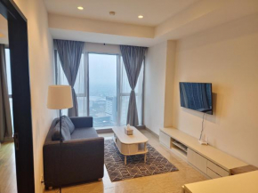 1BR Sky High Luxury Stay by ApartKita